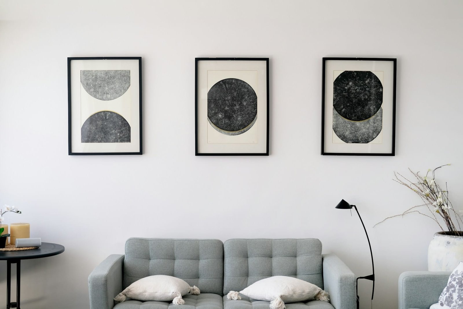 Disposer 3 tableaux sur un mur